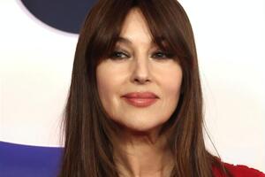 Белуччи родилась в 1964 году