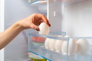 Эксперт не рекомендует мыть яйца, которые будут храниться в холодильнике