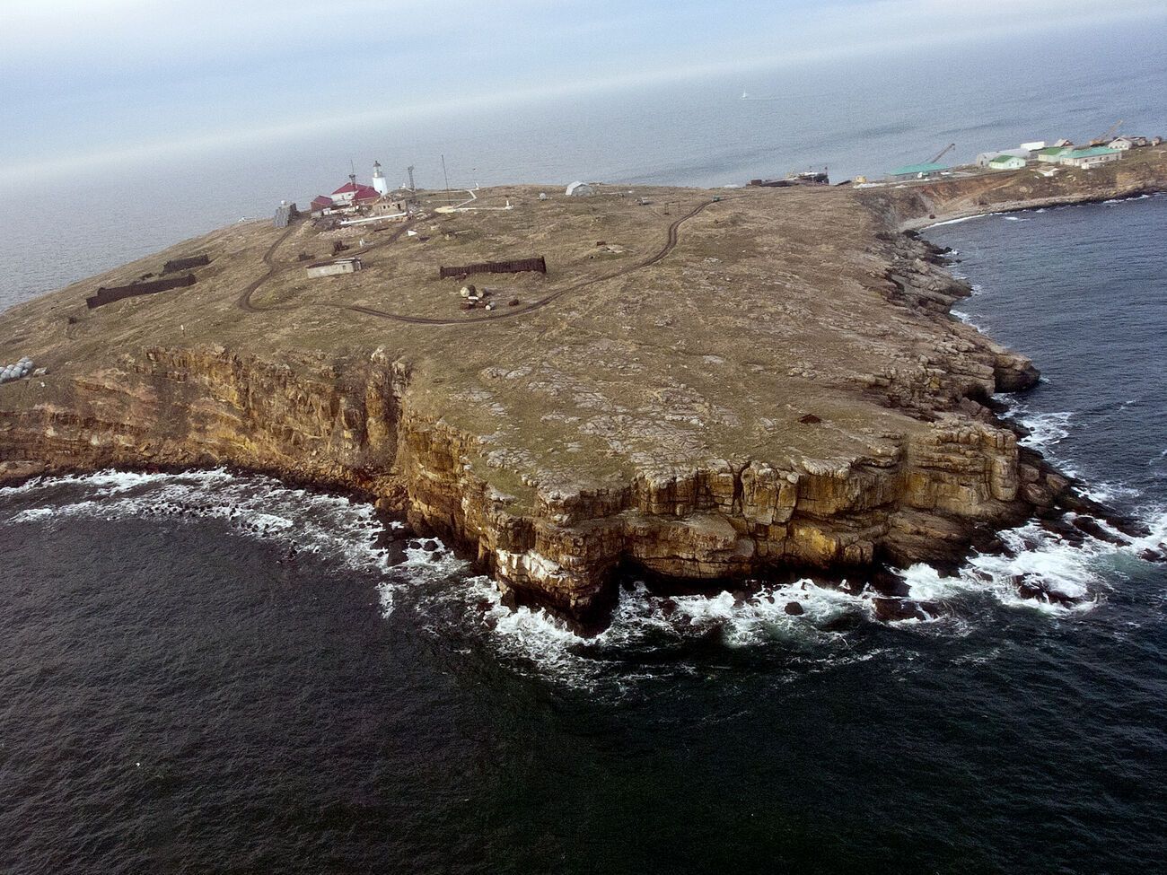 Оккупанты покинули Змеиный в конце июня 2022 года, назвав это "шагом доброй воли"