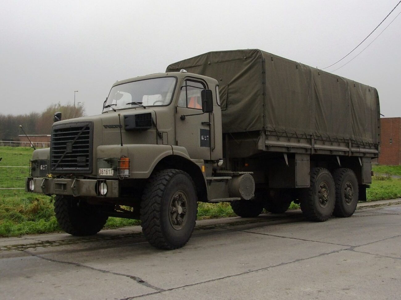 Автомобілі випущено у 1990 роках, але їх повністю відремонтовано
