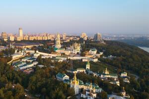 Сейчас комендантский час в Киеве действует с 23.00 до 5.00