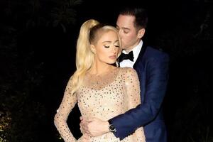 Хилтон и Реум поженились осенью 2021 года