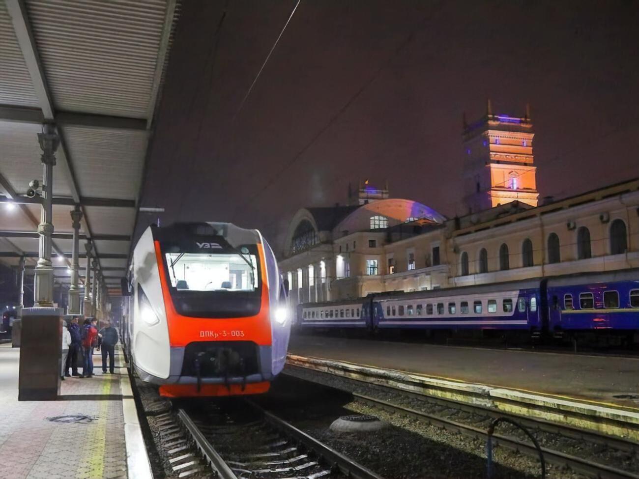 "Укрзалізниця" проводит проект "Железная украинизация"