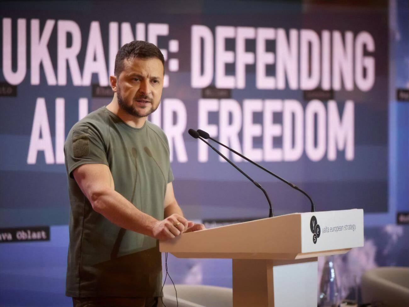 Зеленський вислухав звіти про ситуацію на різних напрямках фронту