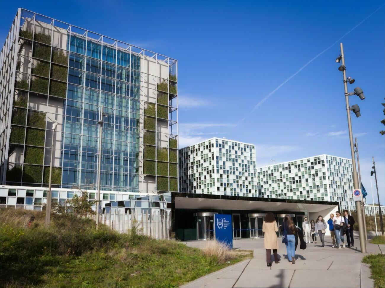 МУС подозревает Путина и детского омбудсмена в РФ в незаконной депортации украинских детей