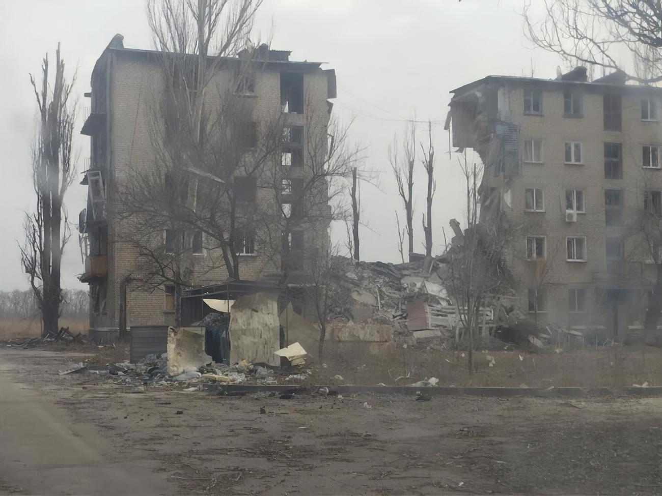 Российские ракеты и снаряды попали на территорию восьми разных улиц в Авдеевке, рассказал Кириленко