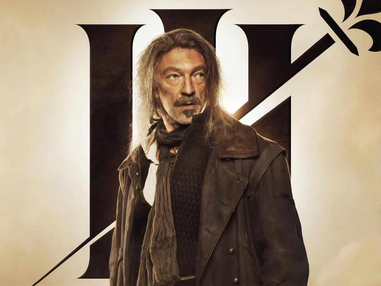 Кассель сыграл в фильме Атоса