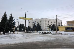 Оккупанты привлекают к обслуживанию раненых российских военных жителей Сватово, имеющих хоть какое-то медицинское образование, отметили в Генштабе ВСУ