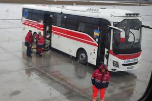 Протягом тижня за кордон на лікування доправили 20 українців, зазначили у МОЗ