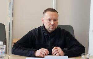 Шкарлет іде у відставку