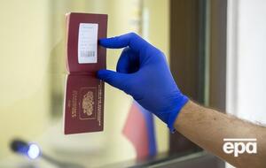 Російські паспорти українцям видають за спрощеною схемою