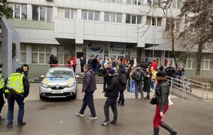 Людей не пропускали в здание, где находится бомбоубежище, даже во время воздушной тревоги, заявил нардеп Алексей Гончаренко