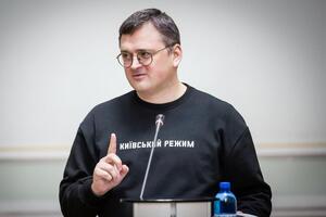 Кулеба родился в 1981 году в Сумах