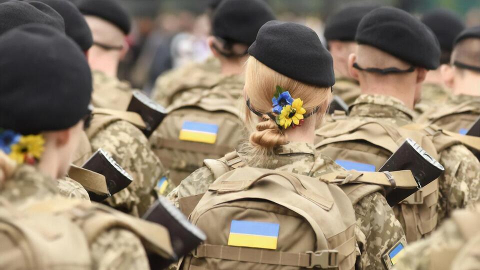 Серед добровольців багато жінок