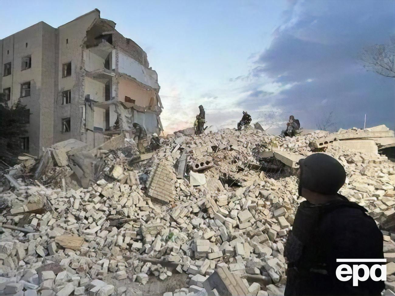 Часів Яр розташований поблизу лінії бойових дій