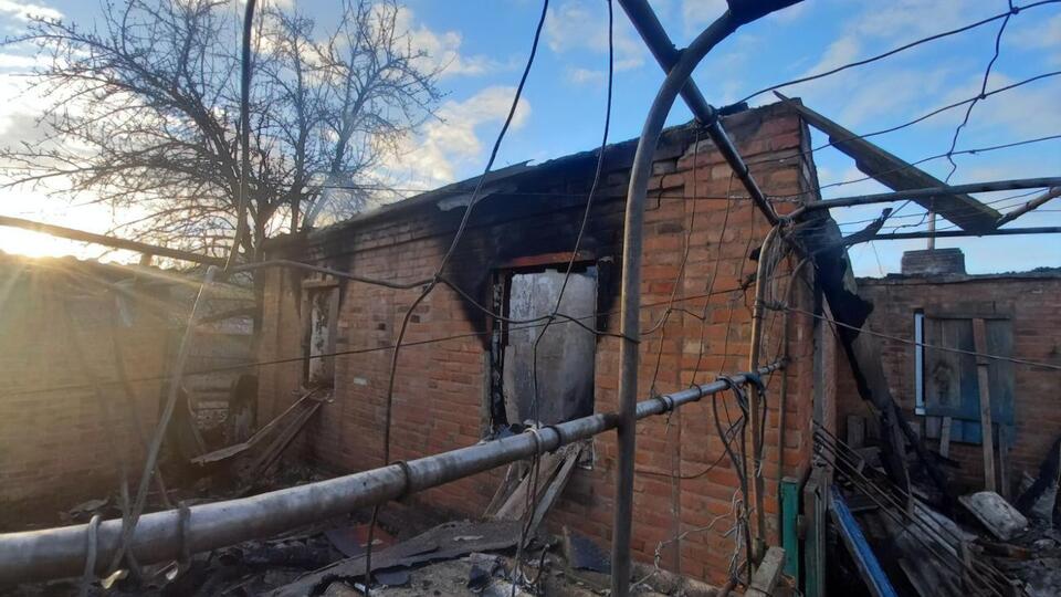 Унаслідок російських обстрілів у Донецькій області зруйновано будинки, постраждали люди