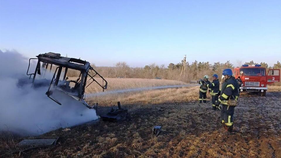 На месте взрыва возник пожар