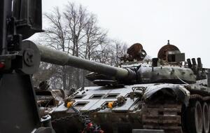 Разбитый российский Т-72 выставили на площади в центре Таллинна