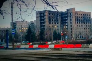 Окупанти встановили блокпости на виїзді з Маріуполя з 2 березня, зазначив Андрющенко