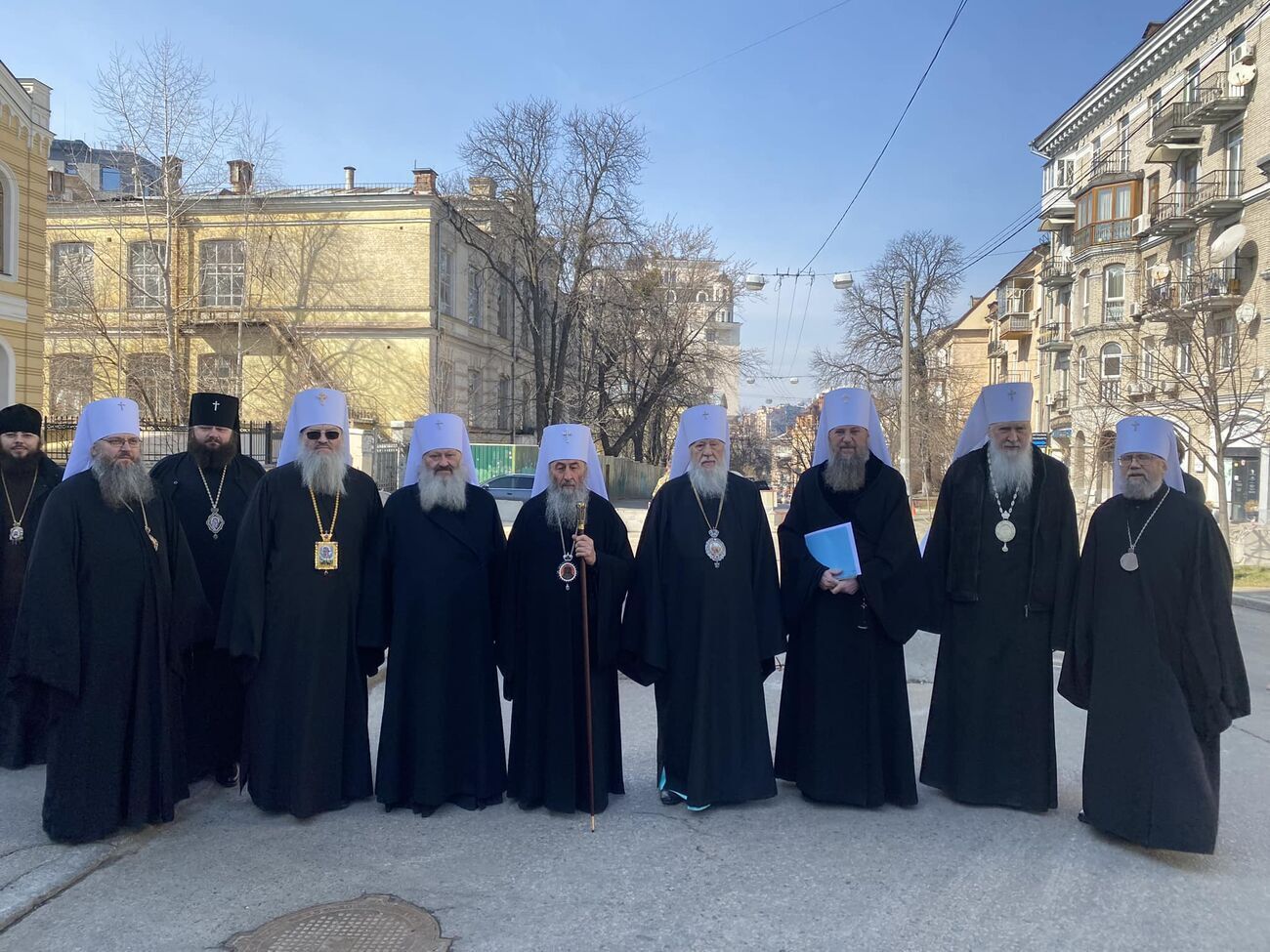 Члены Синода УПЦ МП пришли на Банковую