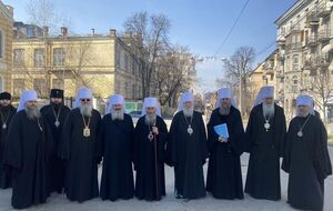 Члены Синода УПЦ МП пришли на Банковую