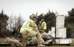 Австралийские инструкторы в Великобритании проводят курс огневой подготовки для украинских военных. Фоторепортаж
