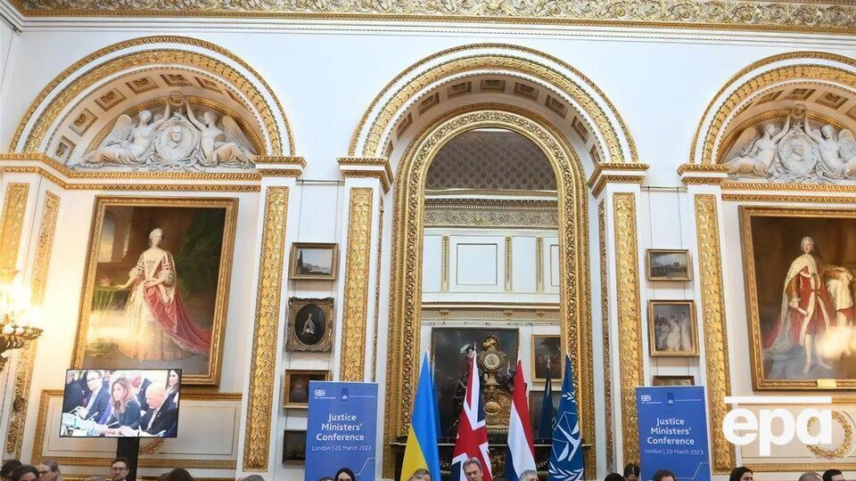На заході, за даними ЗМІ, зібралися представники 40 країн