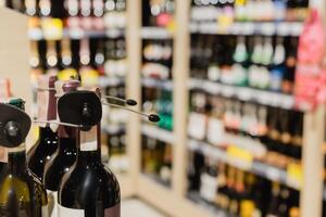 В Киеве разрешат продавать алкогольные напитки в магазинах и торговых сетях с 11.00 до 21.00