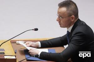 Сійярто підкреслив, що Угорщина, як і раніше, не хоче передавати зброю Україні, тому що "хоче миру"