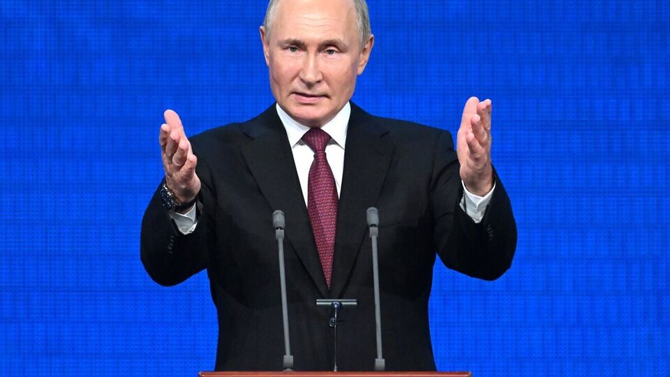 В России считают "незаконным" решение МУС об ордере на арест Путина