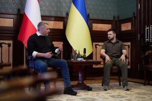 Австрія "від початку надавала Україні всебічну гуманітарну допомогу й далі це робитиме", запевнив Зеленського (праворуч) Негаммер