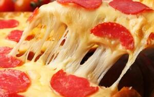 Для пиццы подойдет любая начинка