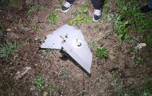 На уламках видно зображення мемів-тролів