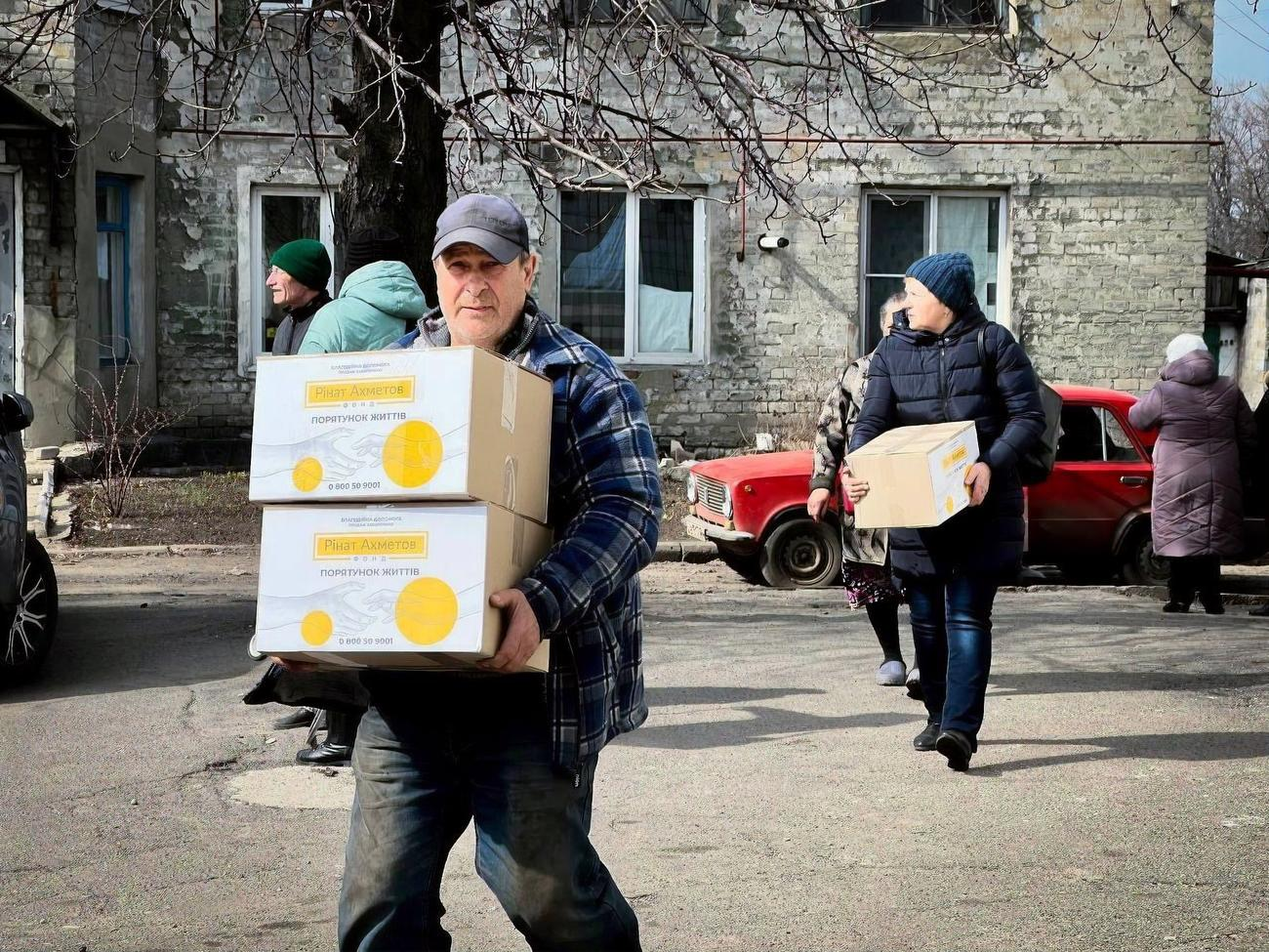 С начала полномасштабной войны Фонд передал более 173 тыс. наборов для жителей Донецкой области и тех, кто временно эвакуировался из региона