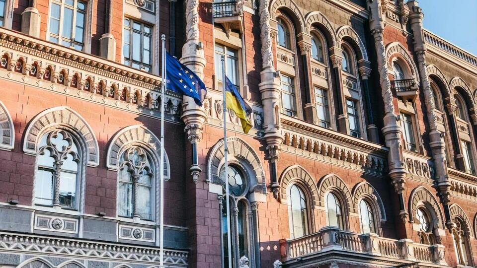 По данным регулятора, доходы банков за первые два месяца 2023 года выросли почти на 33%