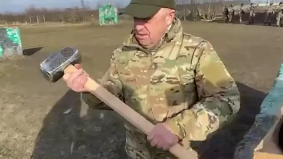 Пригожину в случае неудачи ЧВК "Вагнер" под Бахмутом российское военное руководство и Кремль припомнят критику и личные оскорбления, убежден Фейгин