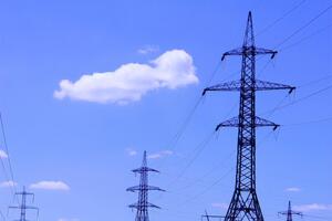 Від початку повномасштабного вторгнення обсяги розподілу й передавання електроенергії впали на 30%