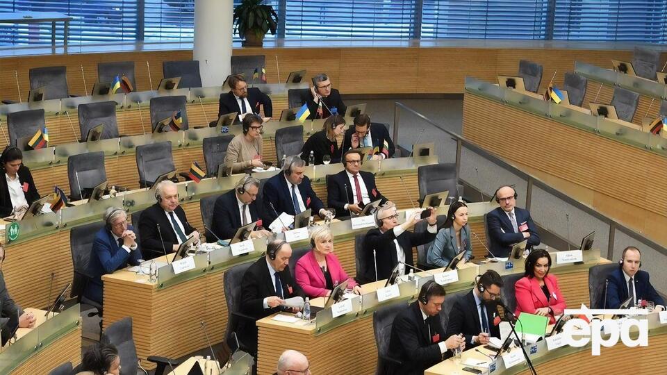 В резолюции Сейма Литвы подчеркивается необходимость ограничить отношения с Российской Федерацией