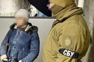 За даними слідства, російська спецслужба залучила жінку до негласної співпраці через її чоловіка