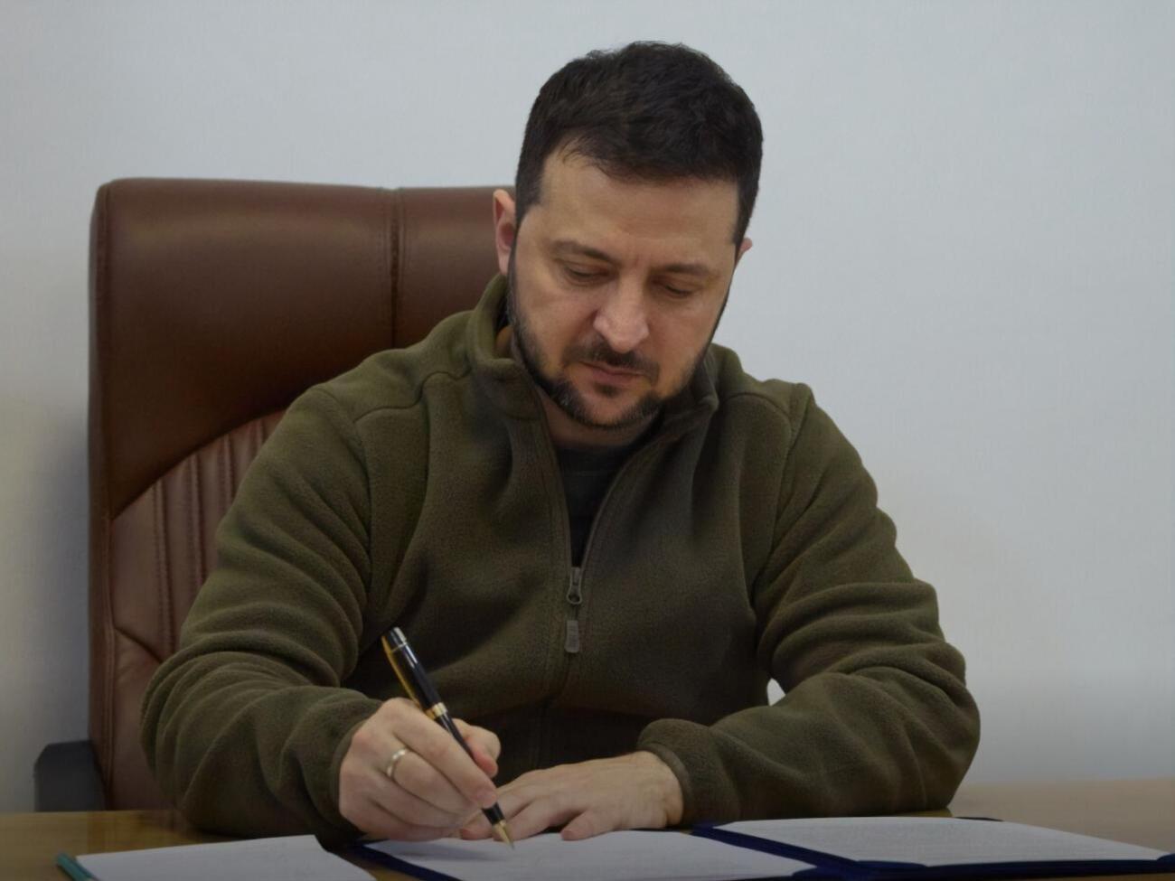 Відзнаки "Місто-герой України" Зеленський надав 10 містам