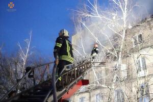 Під завалами гуртожитку у Ржищеві після атаки російських дронів-камікадзе можуть бути люди, триває розбір завалів
