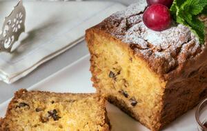 Выпекать кекс нужно 40–45 минут при температуре 180 градусов