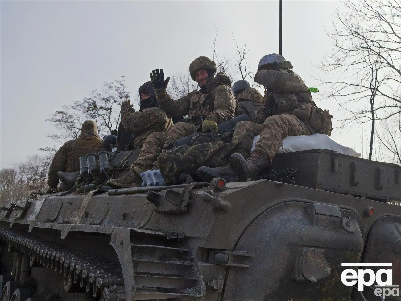 Украинские защитники не только продолжают оборонять Бахмут, но и, по данным британской разведки, организовали контратаку