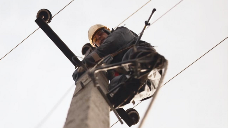 Посол США назвала украинских энергетиков героями