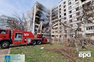 По предварительным данным, российские оккупанты обстреляли жилой сектор Запорожья из дальнобойных РСЗО
