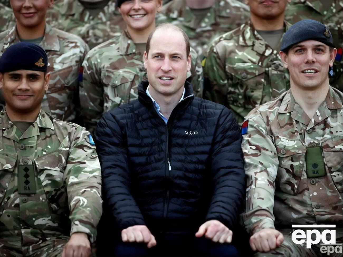 Во время общения с британским военнослужащими принц Уэльский был проинформирован о том,&nbsp;как они вместе с польскими коллегами проводят операции в поддержку украинского народа