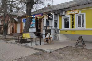 В Херсонской ОВА призвали жителей региона планировать свой день, учитывая комендантский час