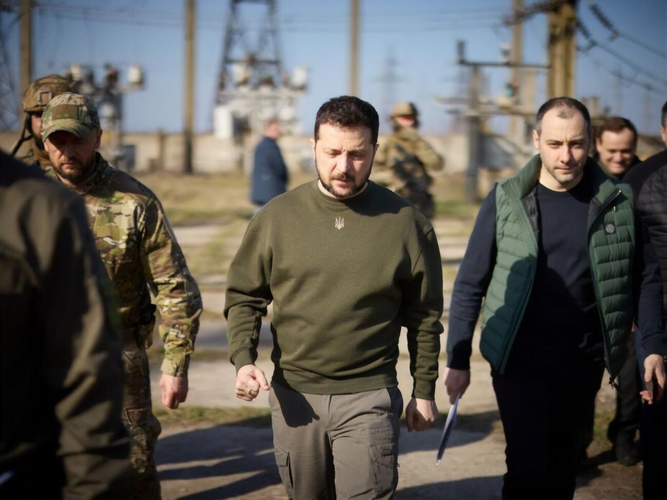 Зеленский осмотрел один из разрушенных энергообъектов региона