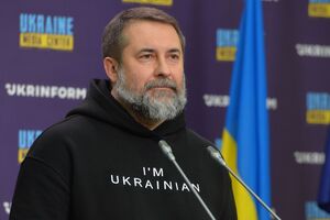 Гайдай показав карти, які окупанти видали школярам