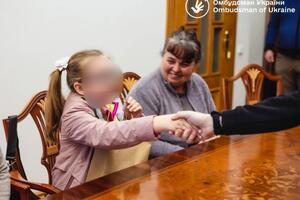 Лубинец сообщил, что о возвращении детей попросила находившаяся в плену женщина